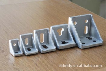專業(yè)生產(chǎn)工業(yè)鋁型材配件，工作臺(tái)及展覽架子制作加工